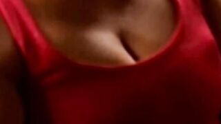 LAS TETAS EN EL CAMION DE UNA MADURA