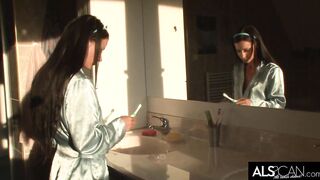 Melissa Mendini Uses Her Electric Toothbrush to Got Herself Off
