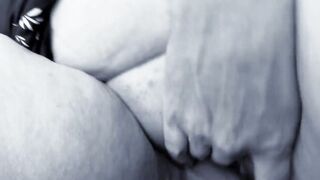 Littlefatcumcow finger bang