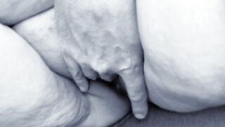 Littlefatcumcow finger bang