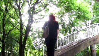 Unterwegs masturbiert