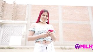 Pelirroja Rosario con mucha leche materna es pillada en la