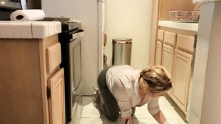 Stepmom is lusty and stuck into the oven