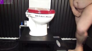 2 Women vs a full-pissed WC bowl!