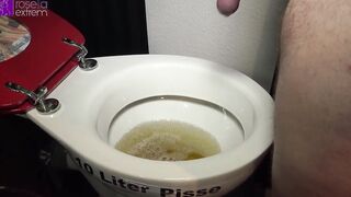 2 Women vs a full-pissed WC bowl!