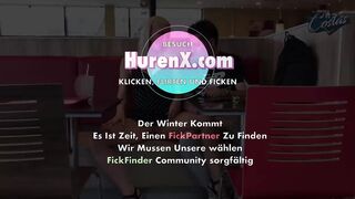 Extrem Outdoor Vor Leuten Im Burger King Blondes Luder Gefick