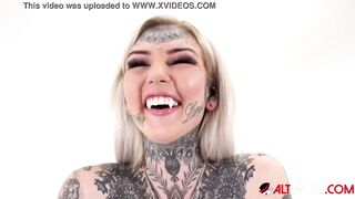 Inked Amber Luke ride the tremor for the first time