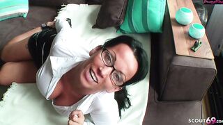 German Milf suprise Step Sohn with oral sex inside the Morning