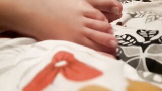 Gf shows babe butt, pedicured foot foot