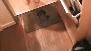 The sow sucks my tail