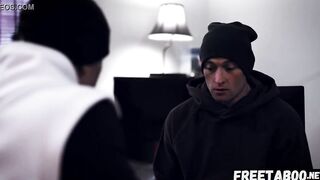 Young Athlete Zac Wild Gets Seduced By The Team Owner’s