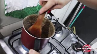 Blonde prepares gourmet brigadeiro and smears herself all over until