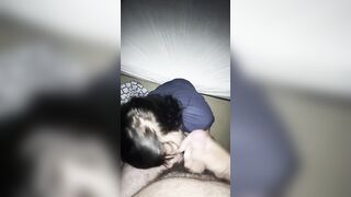 Facial pour cette pute qui suce ma bite