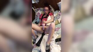 Missus fucks herself