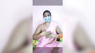 aunty showing Goddess armpits