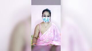 aunty showing Goddess armpits