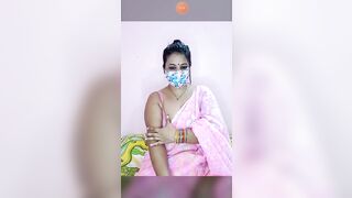 aunty showing Goddess armpits