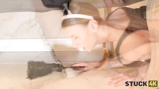 STUCK4K. Hung bro noticed his goddess is inside trouble