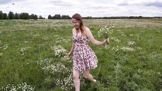 Blonde Vulgar inside Nature and Jerk Off into the Field