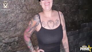 Milf Gostosa Tatuada da Buceta pra dotado em Festa de