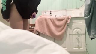 Secret webcam catch her home alone use cougar's vibrators