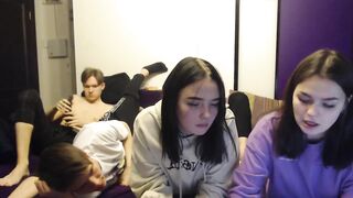 2 sisters and 3 nude men