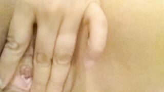 Finger Fucked my snatch till cum