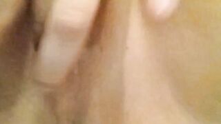 Finger Fucked my snatch till cum