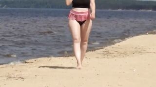 Microskirt into beach