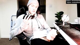 Masturbating While On The Phone With chick