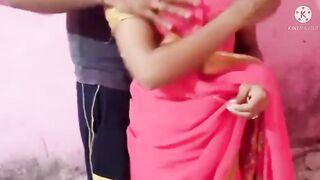 Patni se pareshan hubby ne Bae nokrani ko choda