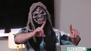 Zoey Laine, Alison Rey Into Spooking Stepsisters