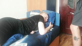 La badante ucraina si sveglia e si fa sborrare inside bocca