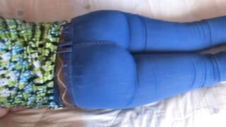 Her stepmother shows her butt to her nephew and asks him to screwed