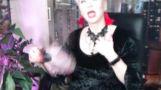 Kinky dancing of luxurious old whore & her gaping vagina.!.