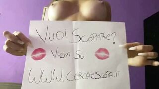 Ragazzina italiana con un bel culetto scopata a pecorina