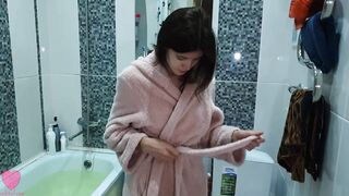 Caught stepsister masturbating into the restroom and was surprised by