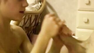 Slender Fiance Head Mama While Looking for arousement