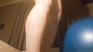 Fbb flexing legs