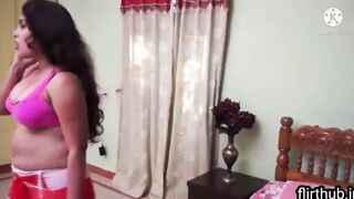 Hottie sluts ko tailor ne naap lene ke bahaane se jugs dabaye
