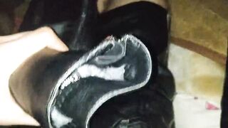 Leather boots and stirt my gerl
