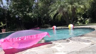 JONNI WANTS A POOLSIDE JIZZED AFTER GRADUATION