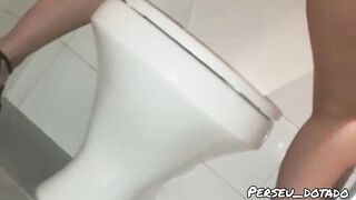 I recorded Inês ventura peeing and I ended up fucking