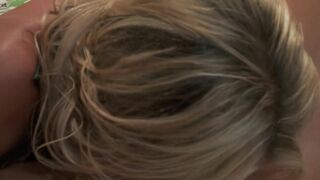 Blonde grind her snatch while licking Hot bimbo's snatch