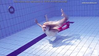 Elena Proklova shows how Bombshell can 1 be alone inside
