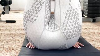 two men tore the trainer's leggings and boned her into two dicks