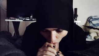 Muslim chick doing head