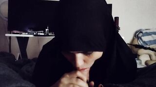 Muslim chick doing head