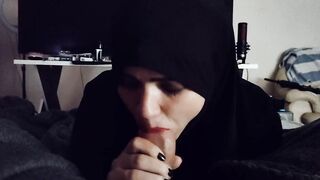 Muslim chick doing head
