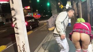 He went to paint and masturbates inside the street until